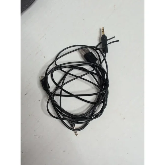 Plantronics Voyager 8200 UC USB-C Model: B8200 With Lined Bag And USB